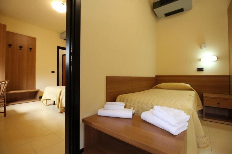Hotel Italia Ραβένα Εξωτερικό φωτογραφία