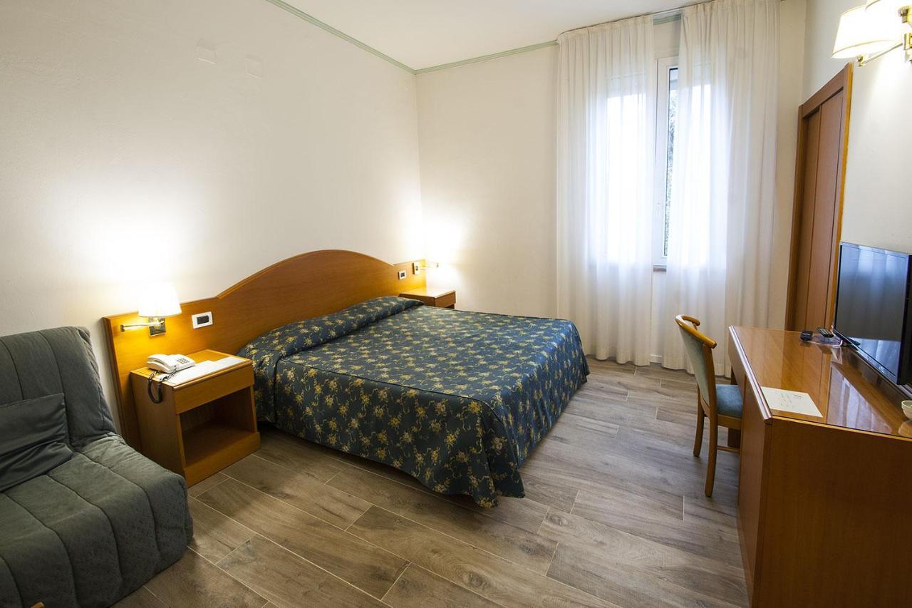 Hotel Italia Ραβένα Εξωτερικό φωτογραφία