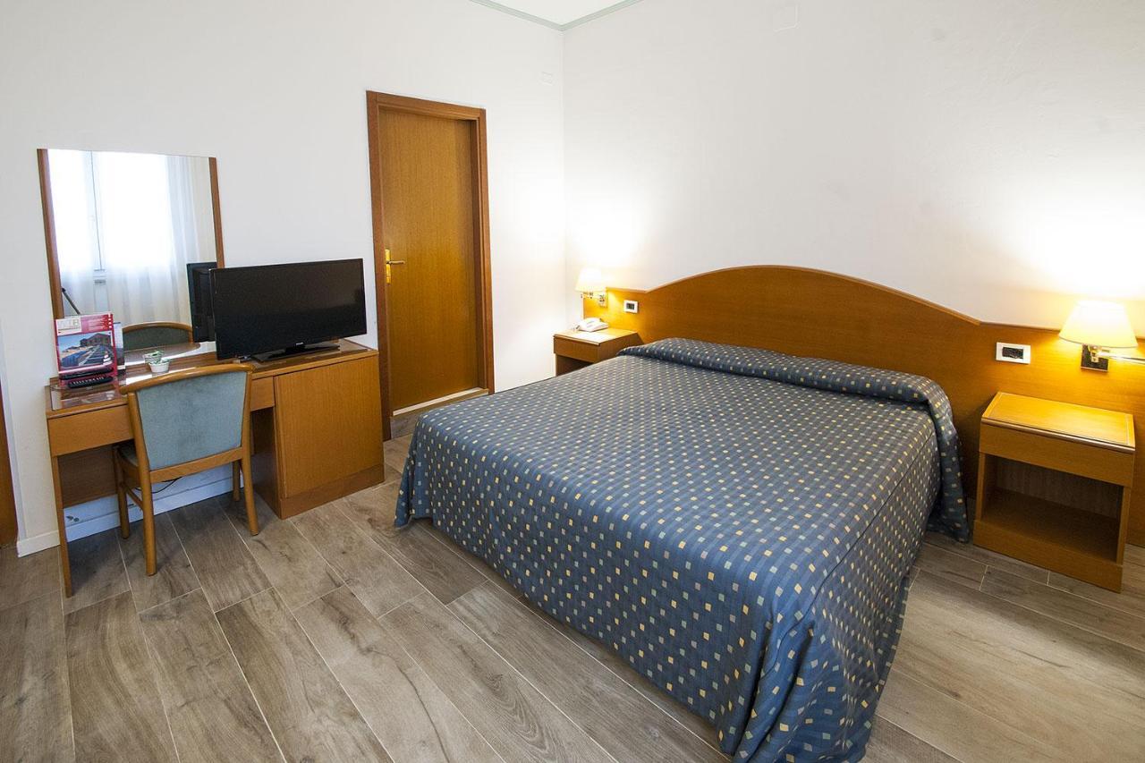 Hotel Italia Ραβένα Εξωτερικό φωτογραφία
